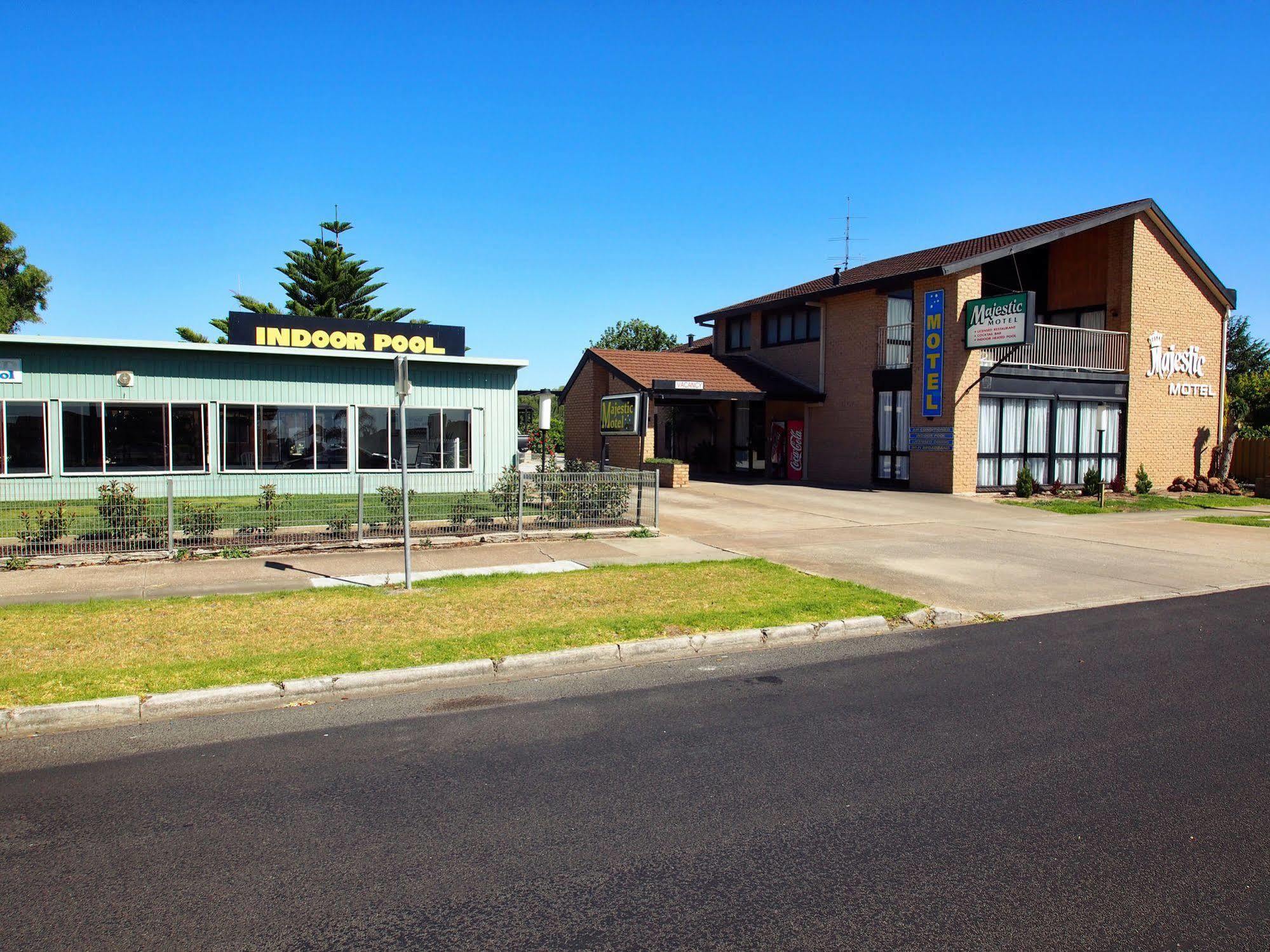 Majestic Motel Horsham Ngoại thất bức ảnh